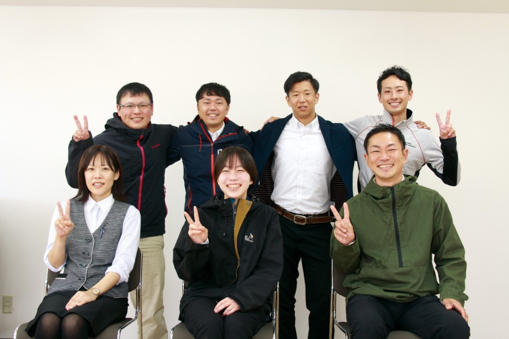 創立30周年を記念して行われた「タイセイ飼料若者座談会」の一コマ。20代・30代の従業員を中心に、今の、そして未来のタイセイ飼料について語り合いました。